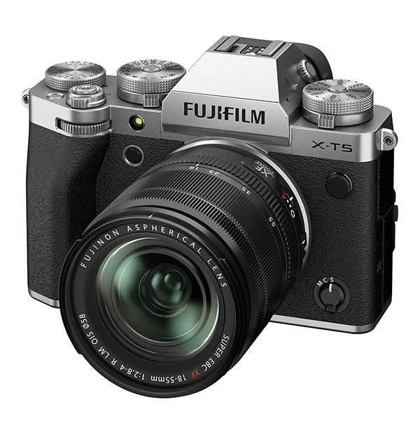 Fujifilm X-T5, front