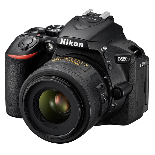 Nikon D5600, front
