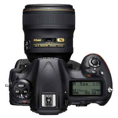 Nikon D5, top