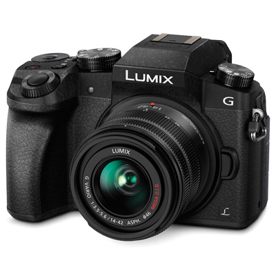 Panasonic G7, front