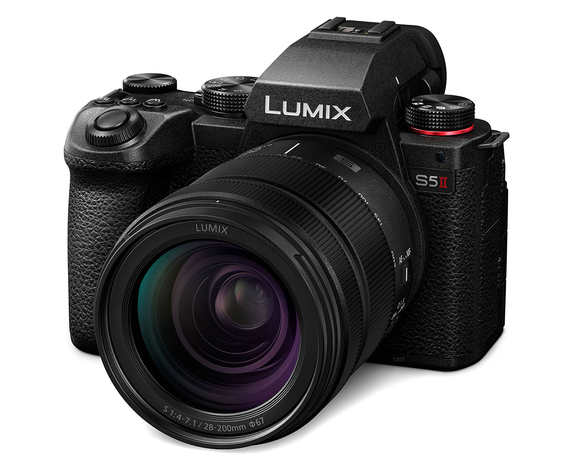 Panasonic Lumix S 28-200mm f/4-7.1 Macro OIS : Specifications and