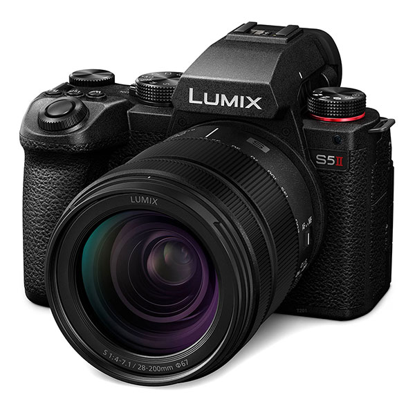 Panasonic Lumix S 28-200mm f/4-7.1 Macro OIS