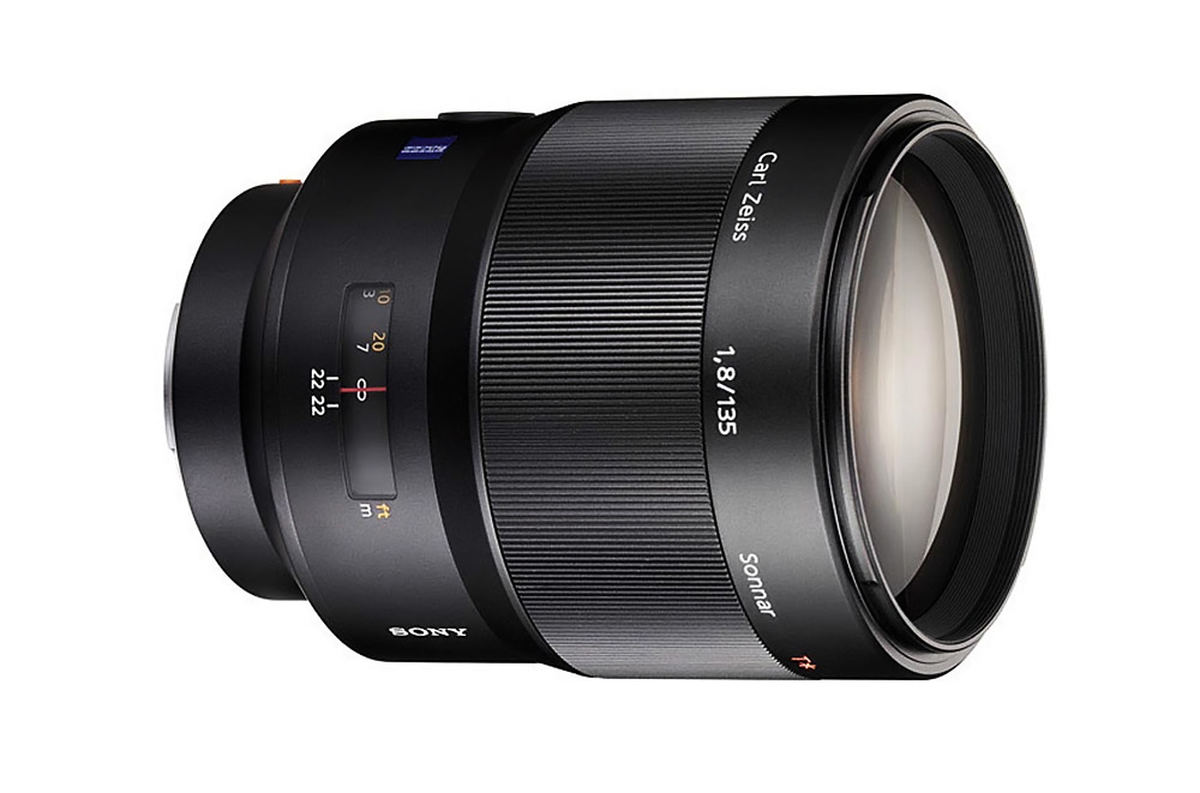 Объектив для сони альфа. Sony Carl Zeiss Sonnar t*135mm f/1.8 za (Sal-135f18z). Sony Sal-135f18z 135mm f1.8 za Sonnar t*. Sony 135mm f/1.8. Цейс сони 135 1.8.