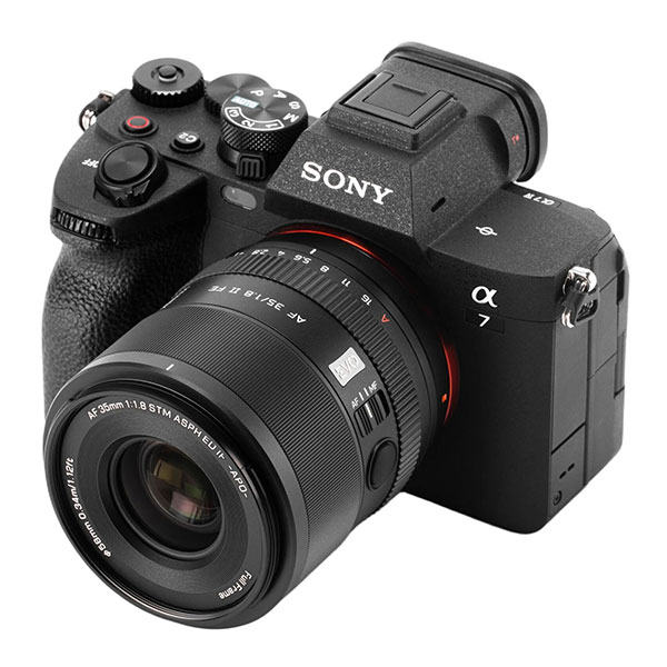 Viltrox AF 35mm f/1.8 II EVO, top