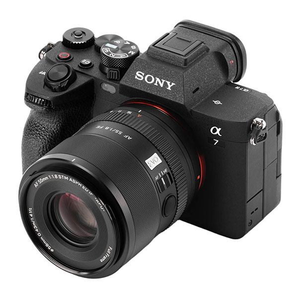 Viltrox AF 55mm f/1.8 EVO, top